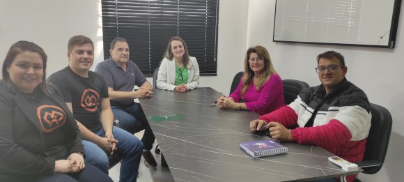 11/09/2023 - CÂMARA DE VEREADORES RECEBE VISITA DA CRESOL